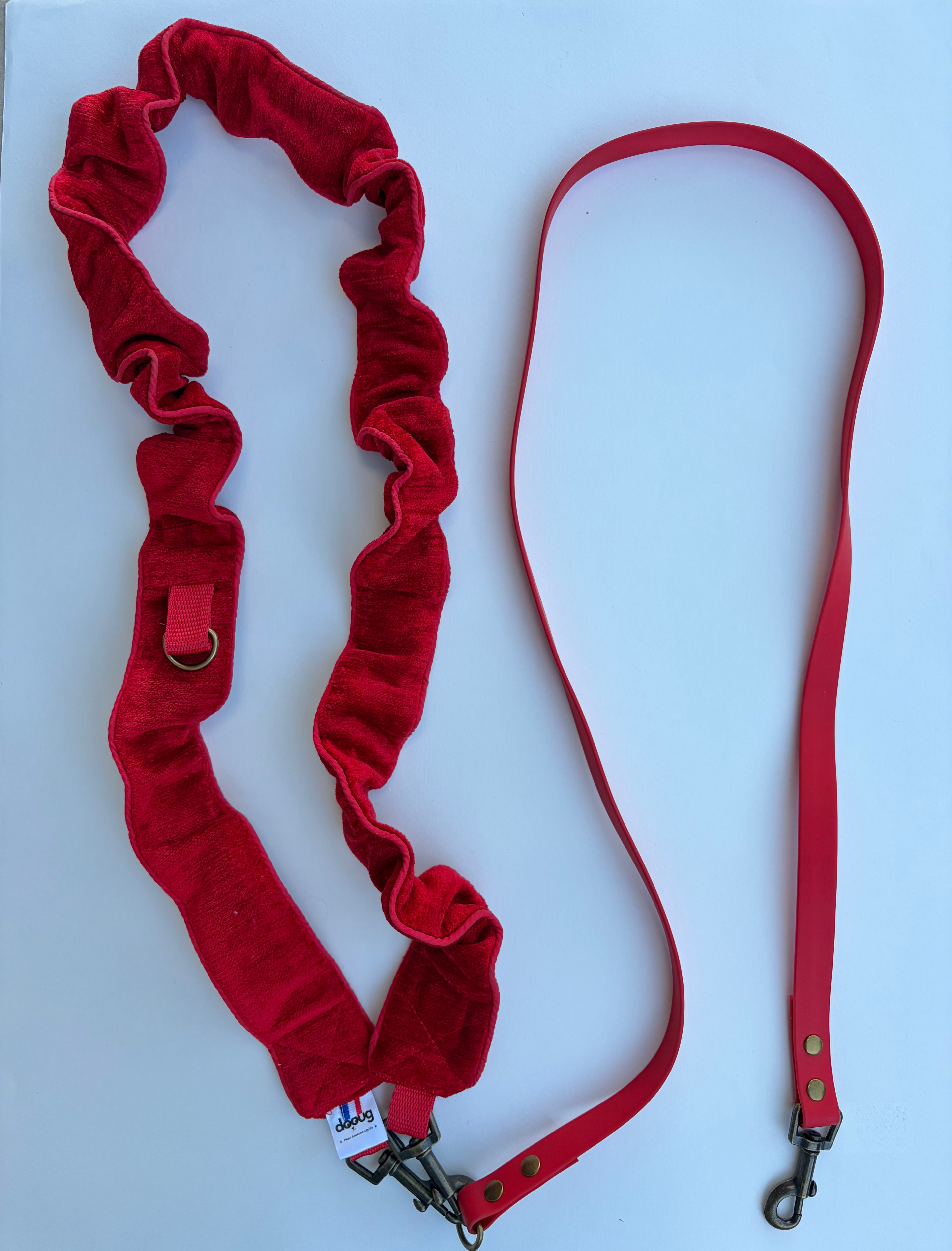 LAISSE MULTI-POSITIONS VELOURS ROUGE